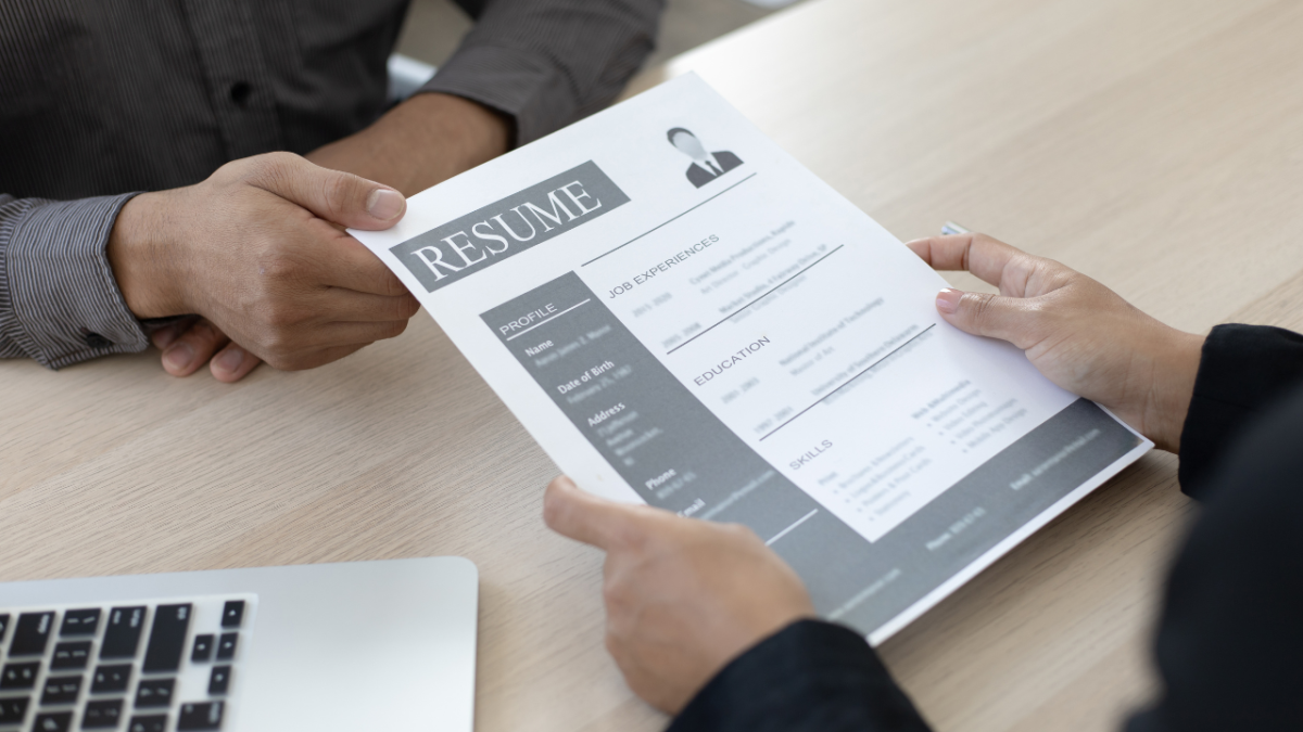 mani recruiter reggono curriculum in inglese resume del candidato