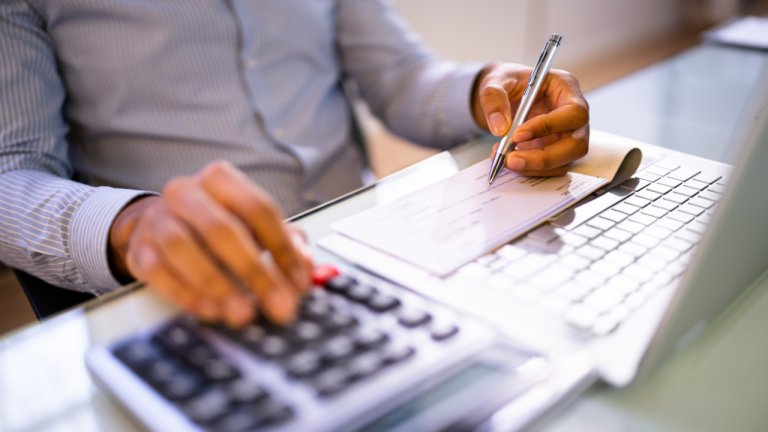 Payroll specialist calcola retribuzione