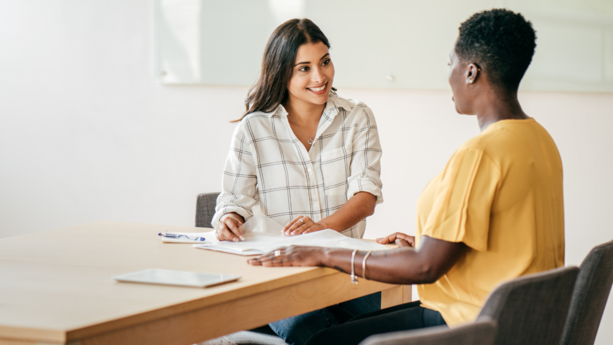 recruiter e candidato colloquio in inglese